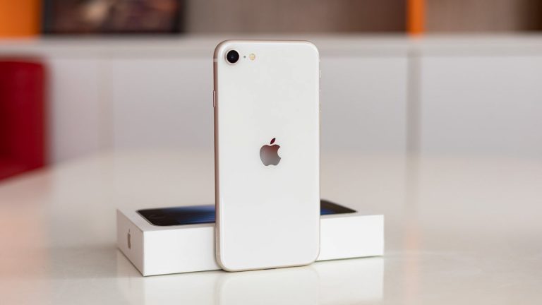 270603Видео, снятое для рендера модели iPhone SE 4, демонстрирует кнопку Action и 48-Мп тыловую камеру