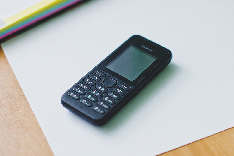 270918В России резко увеличился спрос на отечественные кнопочные телефоны