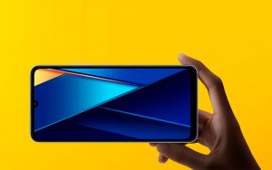 В России уже можно купить смартфон Poco C65 ценой менее 10 тысяч рублей