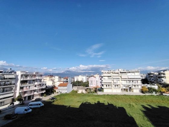 Чудеса в рамках бюджета: знакомство с Honor Magic 6 Lite фото