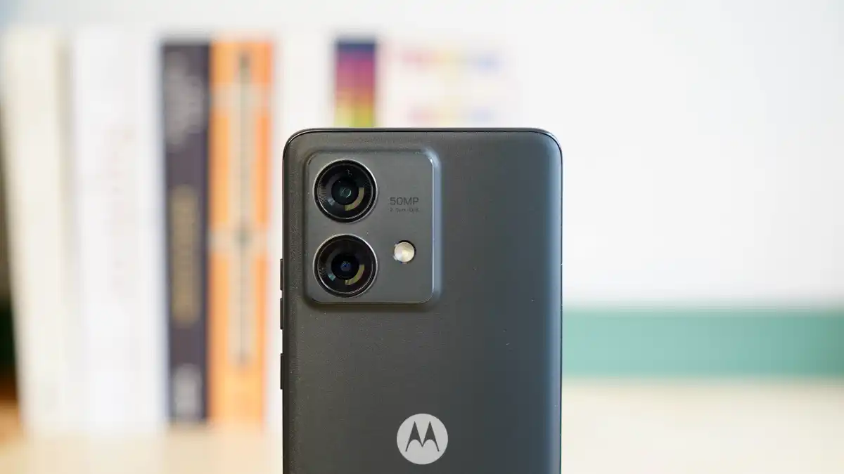 Обзор Motorola Edge 40 Neo фото