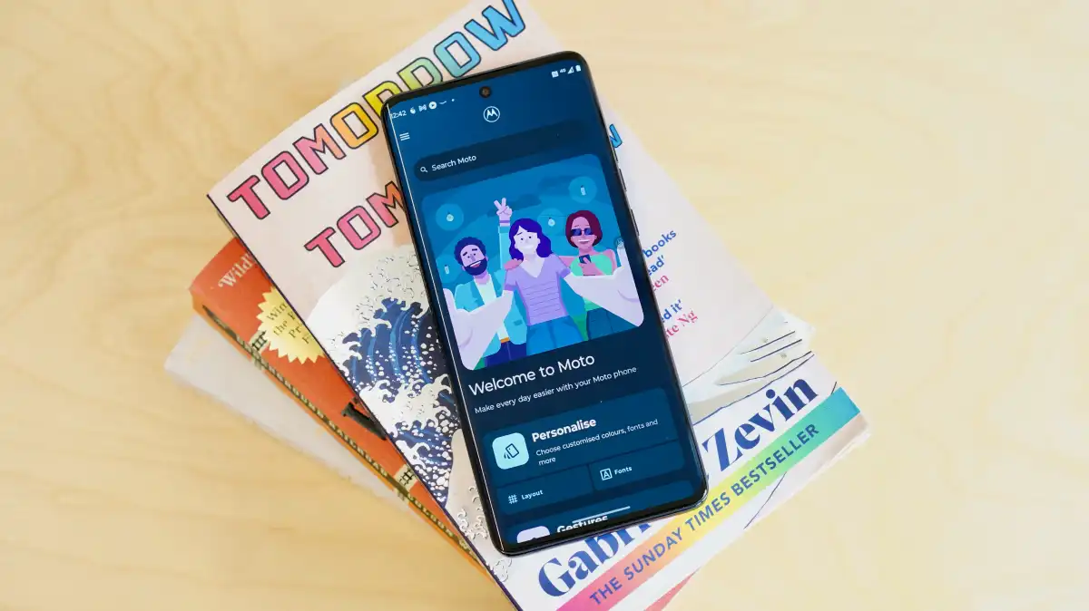 Обзор Motorola Edge 40 Neo фото