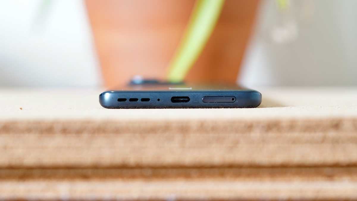 Обзор Motorola Edge 40 Neo фото