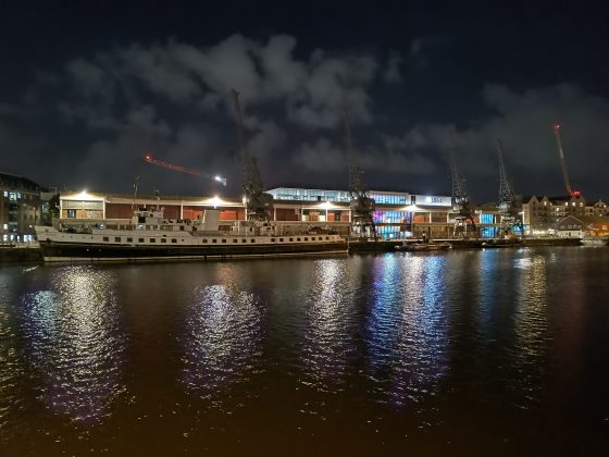 Обзор Motorola Edge 40 Neo фото