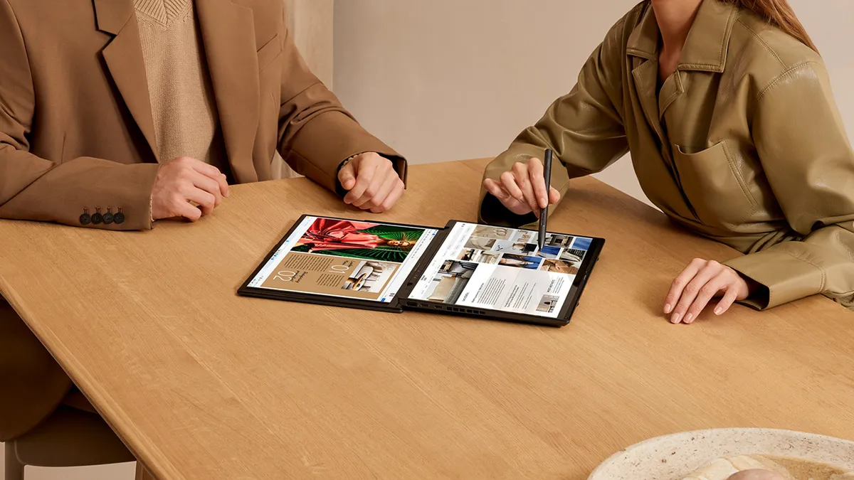 Asus Zenbook Duo 2024 - первый в мире OLED-ноутбук с двумя экранами фото