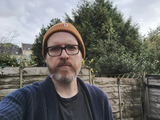 Обзор Motorola Edge 40 Neo фото