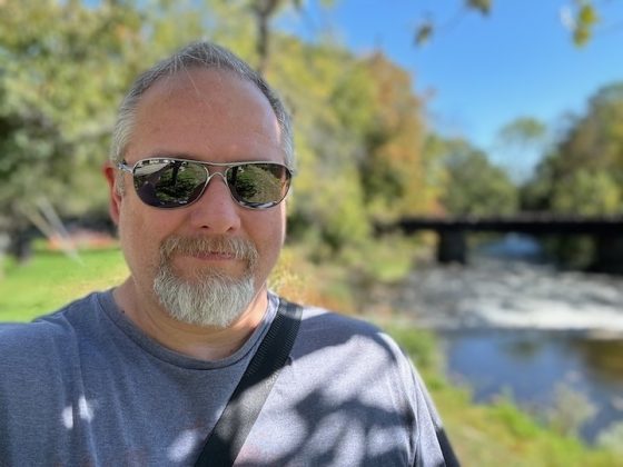 iPhone 15 Plus против iPhone 15 Pro: компактное превосходство или габаритная доступность фото