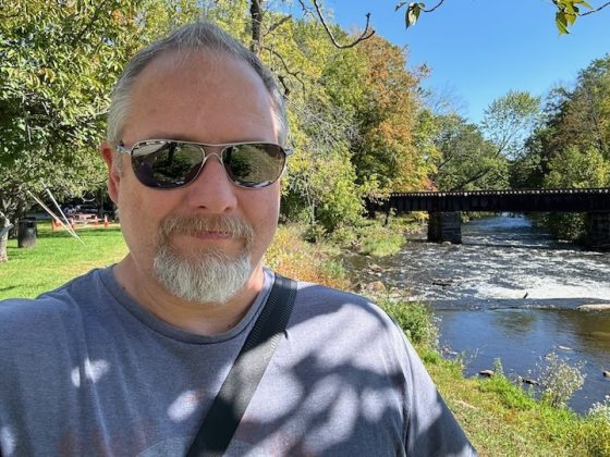 iPhone 15 Plus против iPhone 15 Pro: компактное превосходство или габаритная доступность фото