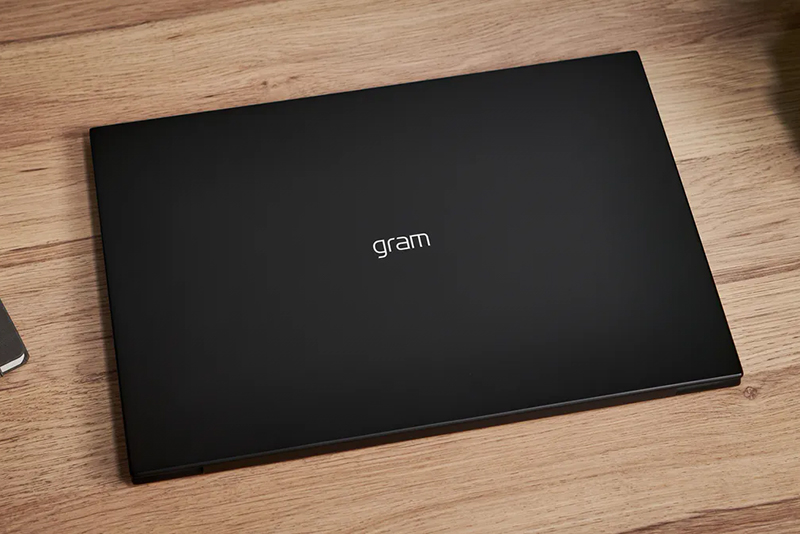 Обзор ультралегкого ноутбука LG Gram 17 (2021) на базе Intel Core i7-1165G7 фото