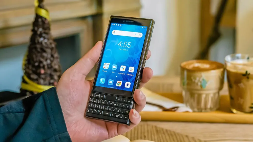 Рейтинг лучших прочных телефонов 2024 года фото