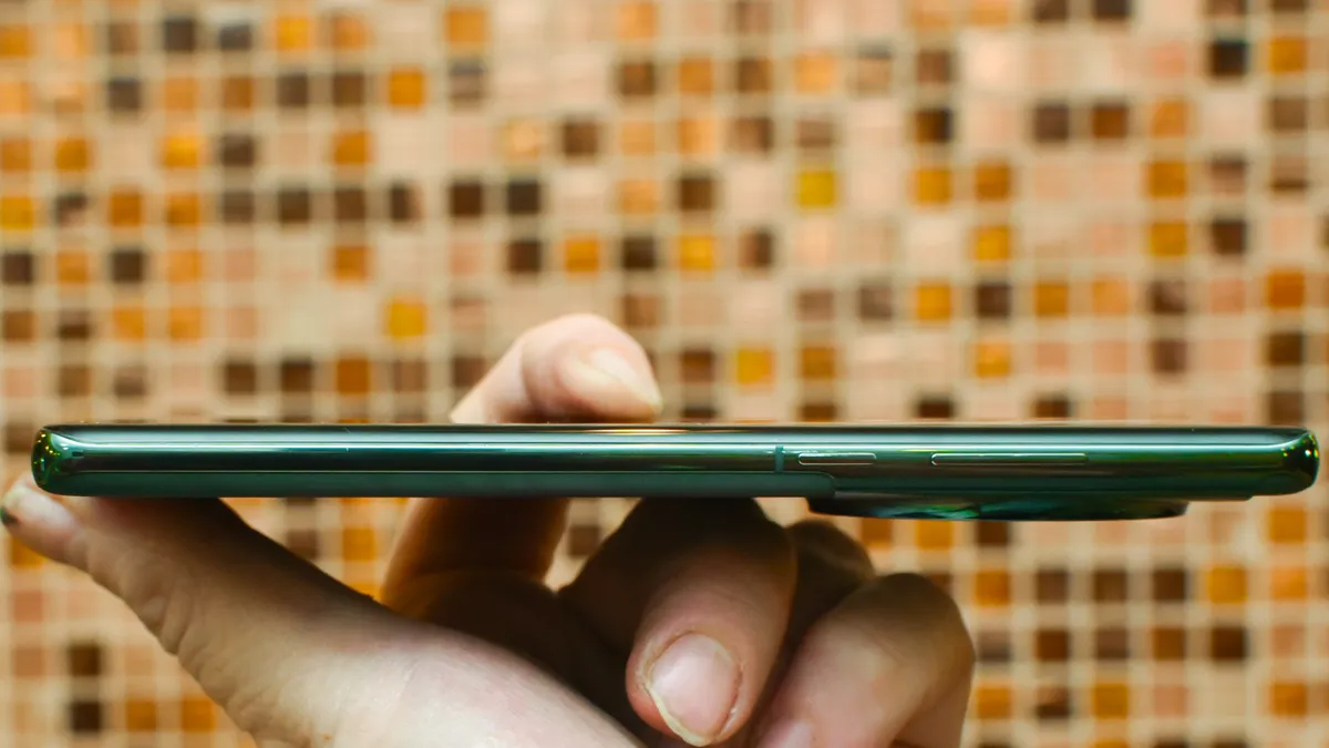 Обзор OnePlus 12: самый лучший смартфон на рынке фото