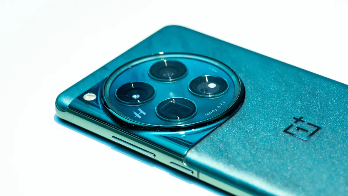Обзор OnePlus 12: самый лучший смартфон на рынке фото