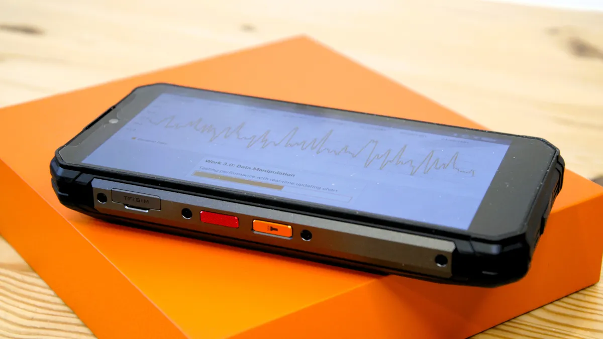 Рейтинг лучших прочных телефонов 2024 года фото