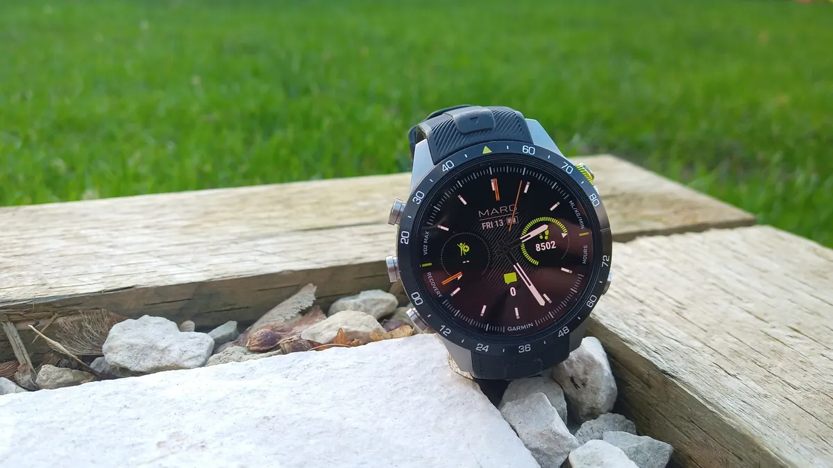Лучшие часы Garmin 2024 года: Многофункциональные часы для любого вида активного отдыха фото