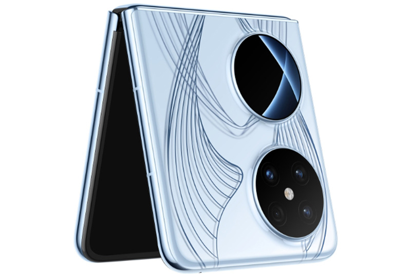 Представлен первый в мире раскладной телефон с четырьмя задними камерами фото