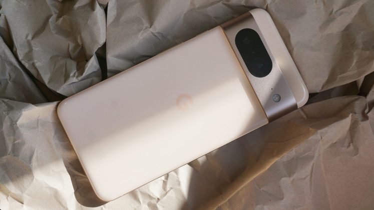 Samsung Galaxy S24 против Google Pixel 8: ключевые отличия фото