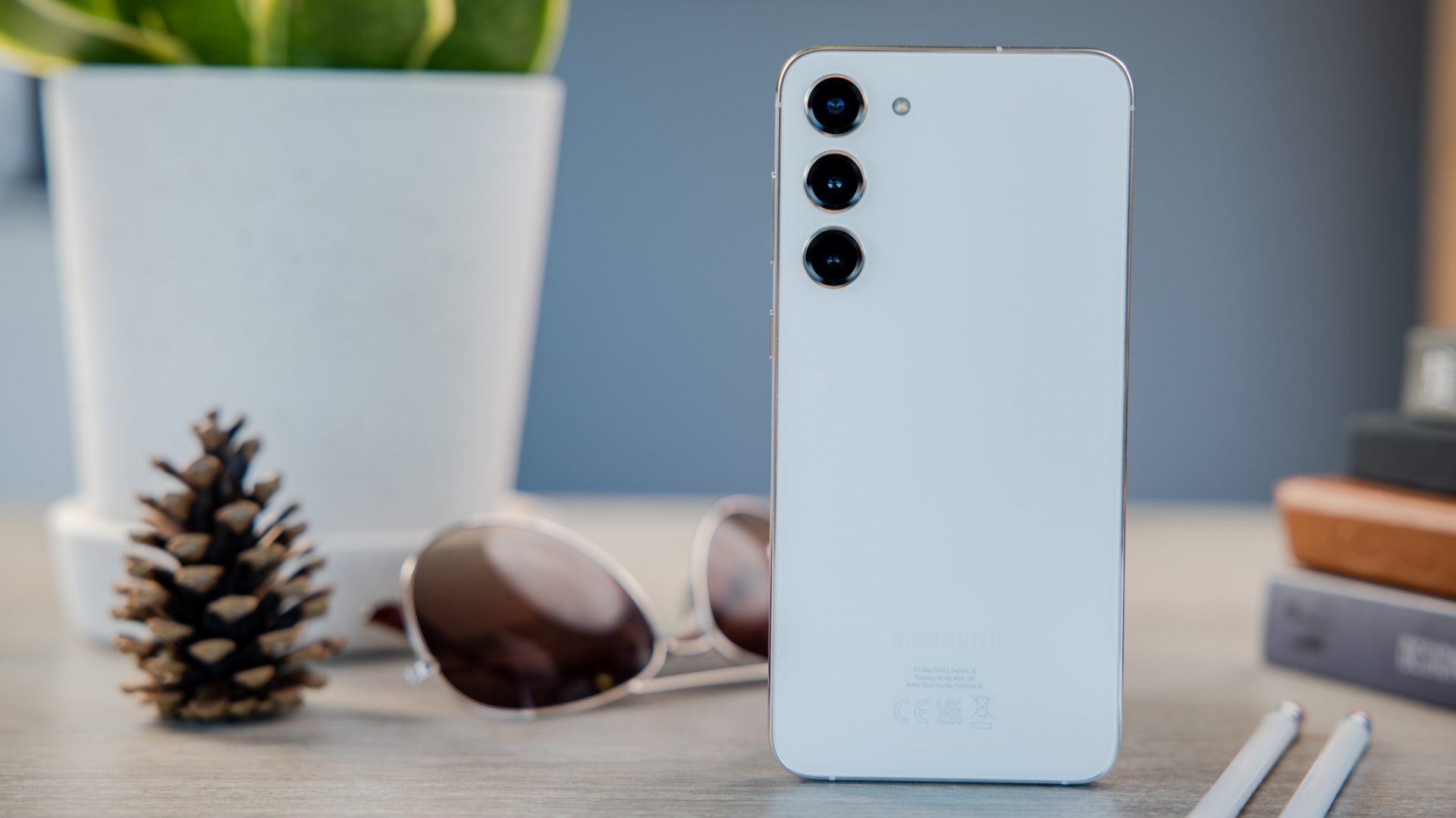 Лучший телефон по продолжительности автономной работы 2024 фото