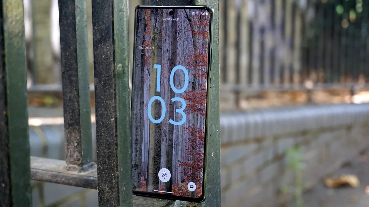 Лучшие телефоны Motorola 2024 года: лучшие смартфоны Moto для вас фото