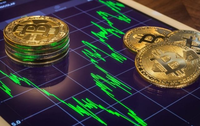 Арбитраж криптовалют: как на нем зарабатывают