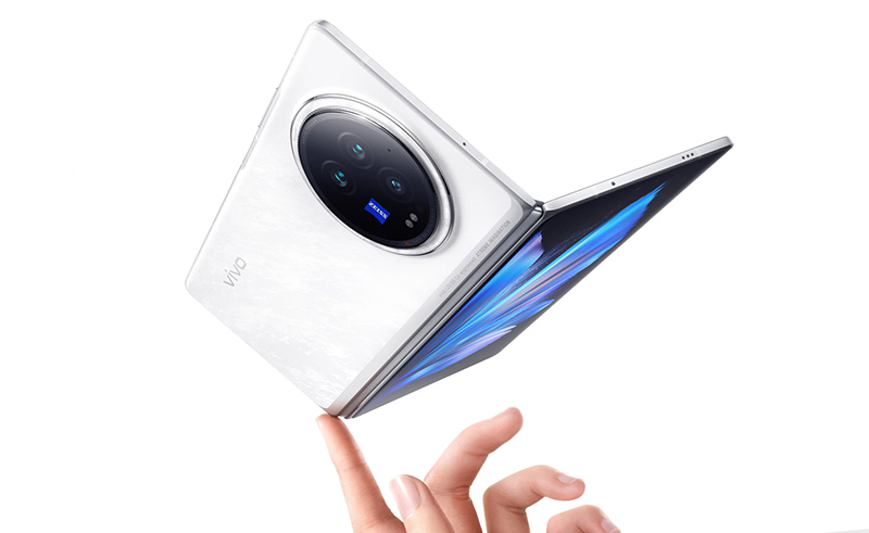 Представлен флагманский раскладной смартфон Vivo X Fold3 Pro с защитой от воды и камерами Zeiss фото