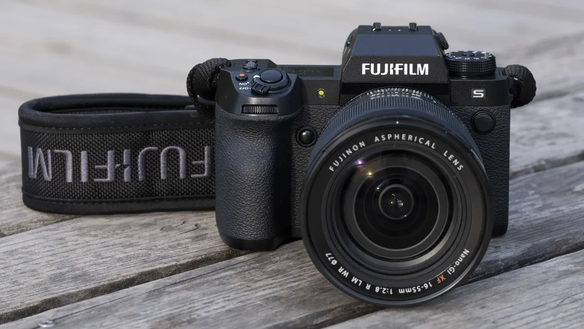 Fujifilm X-H2S — лучшая гибридная камера для экшен-съемки