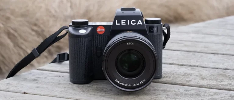 275872Leica представила экстремальную фотокамеру Leica X-U