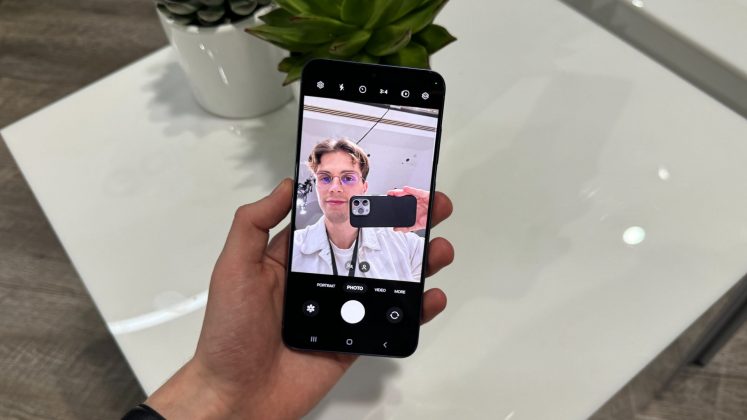 Обзор Samsung Galaxy S24 Plus: наконец-то у Plus появился смысл для существования фото