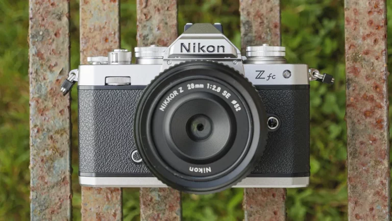 274621Nikon Z fc — лучшая беззеркальная камера в ретростиле
