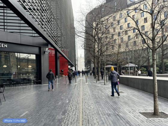 Столкновение камерофонов: битва между iPhone 15 Pro Max, Pixel 8 Pro и Galaxy S24 фото