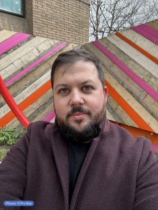 Столкновение камерофонов: битва между iPhone 15 Pro Max, Pixel 8 Pro и Galaxy S24 фото