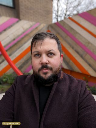 Столкновение камерофонов: битва между iPhone 15 Pro Max, Pixel 8 Pro и Galaxy S24 фото