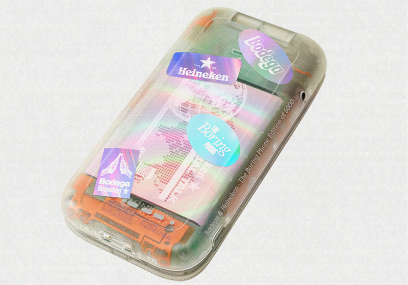 Выпущен «Скучный телефон» с прозрачным корпусом и без социальных сетей фото