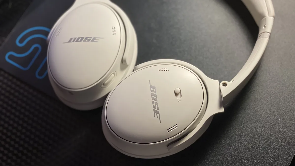 Sennheiser Accentum Plus против Bose QuietComfort 45: какие наушники вам стоит купить? фото
