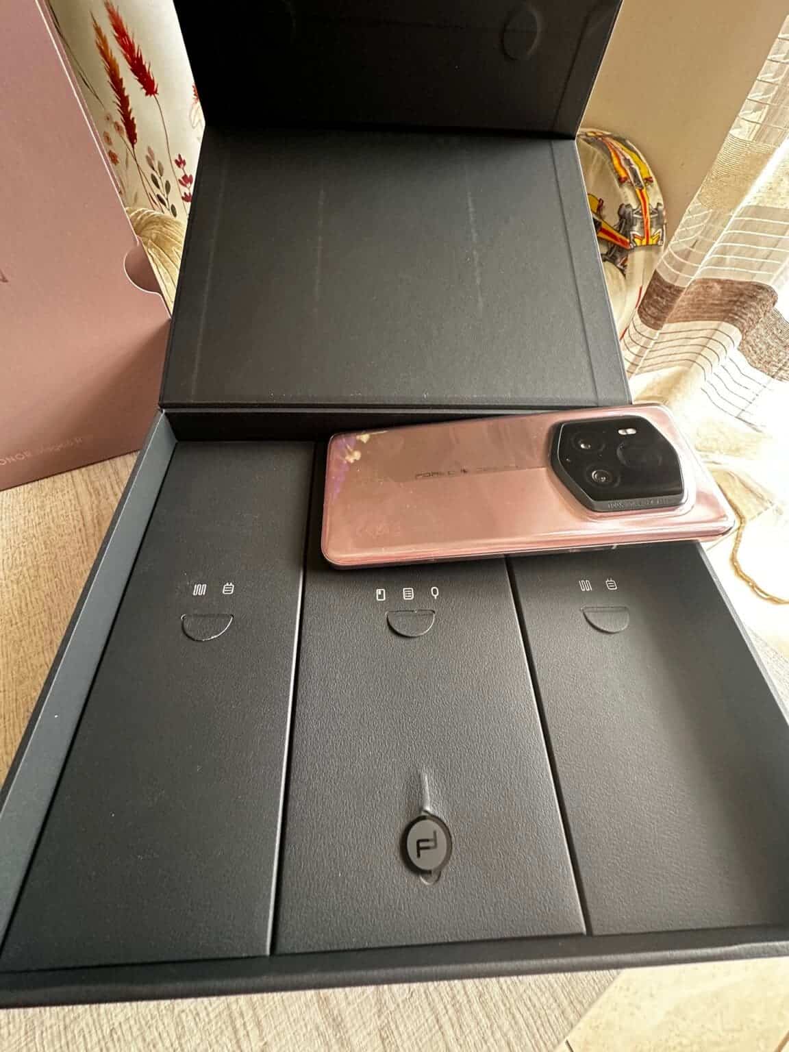 Honor Magic 6 RSR Porsche Design