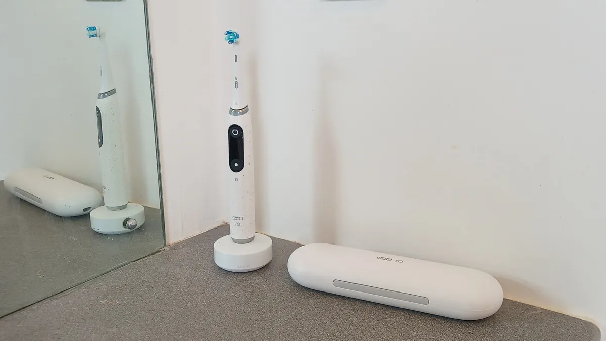 Oral-B iO Series 10