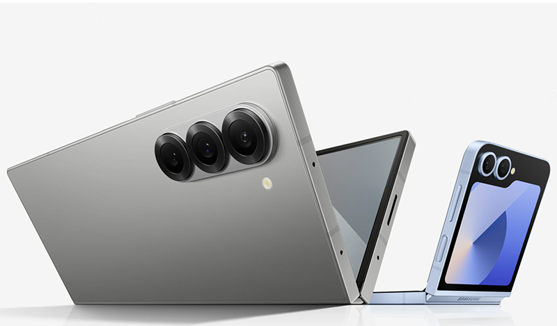 279823Samsung случайно опубликовала официальные изображения новых раскладных смартфонов