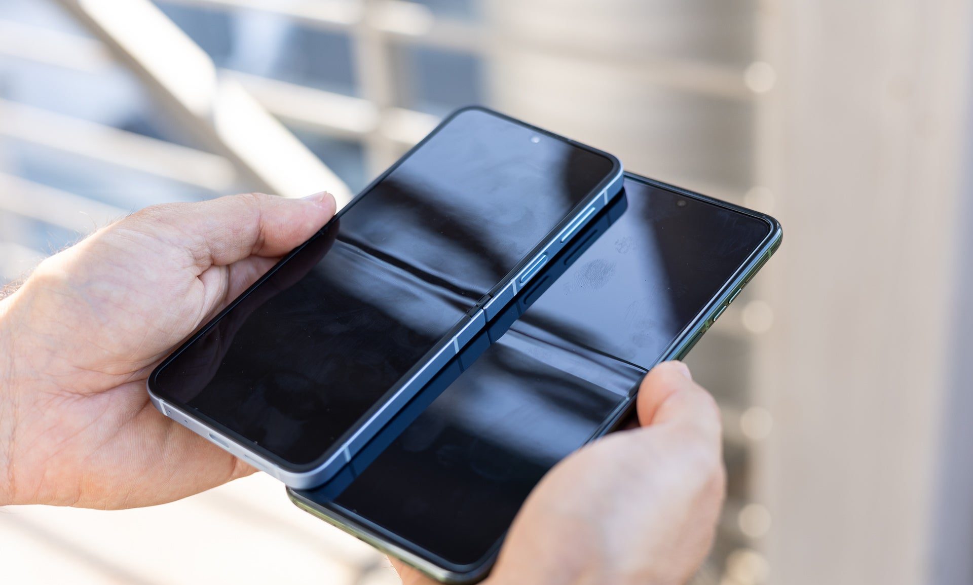 Galaxy Z Flip 6 vs Motorola Razr Plus