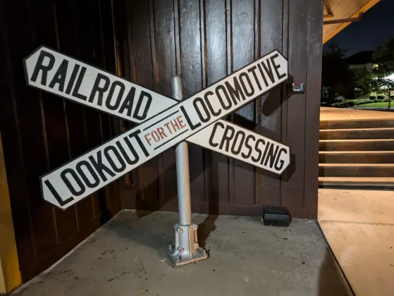 Сравнение Google Pixel 8a и iPhone 15 фото