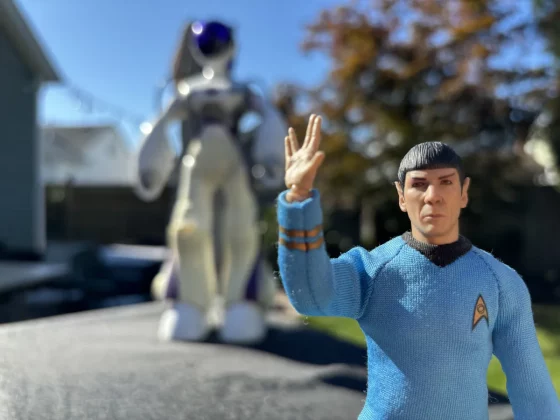 Сравнение Google Pixel 8a и iPhone 15 фото