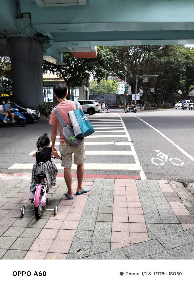 Обзор OPPO A60: достойный и долговечный фото