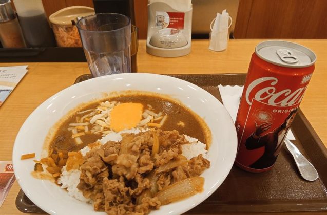 Обзор realme C65 фото