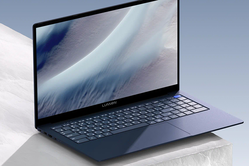 282900«Яндекс» анонсировал первые планшеты и новые ноутбуки Lunnen