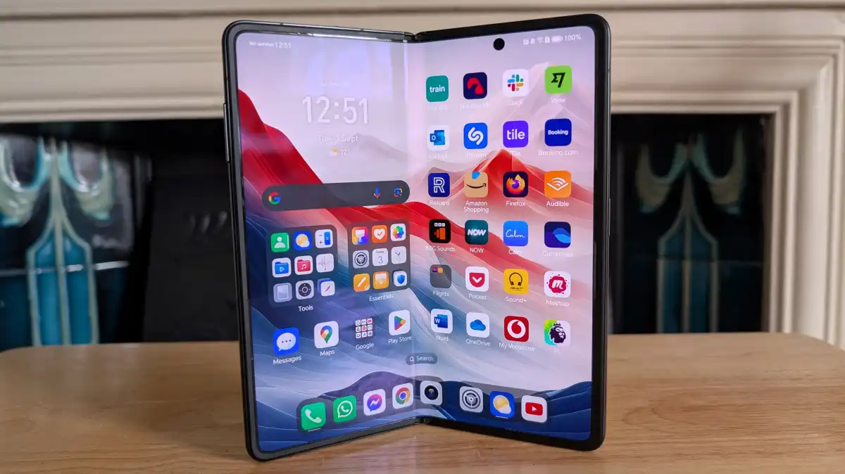 Лучшие продукты на выставке IFA 2024 картинка Honor Magic V3