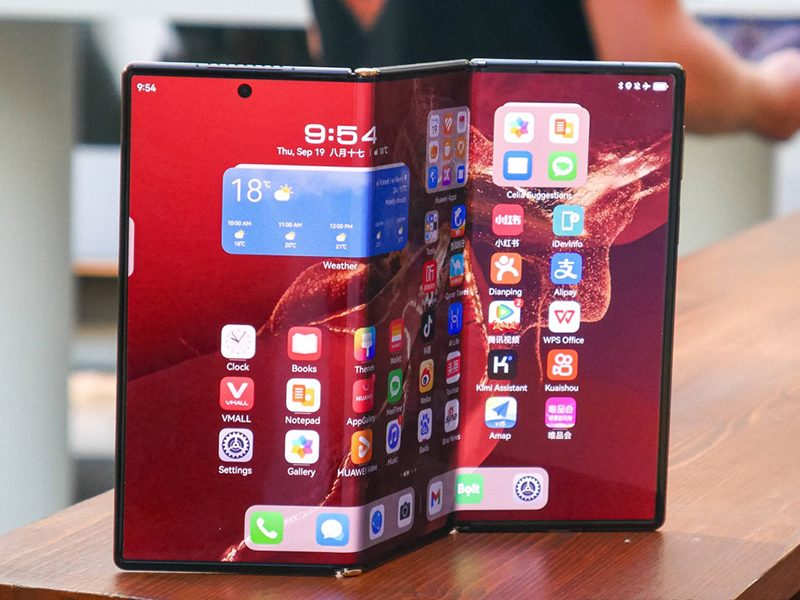 Huawei решила продавать уникальную «тройную раскладушку» Mate XT не ...