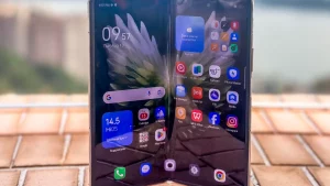 Смартфон-книжка Phantom V Fold 2 оснащен гигантской батареей