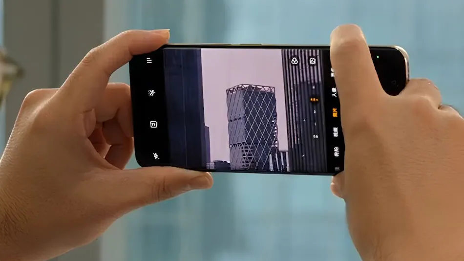 284122Realme представляет клон кнопки управления камерой iPhone 16