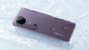 Названа российская цена телефона Vivo V40 с защитой от воды и стеклянным корпусом