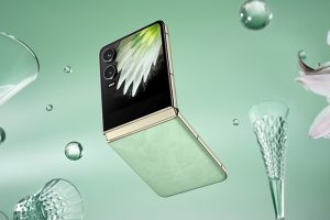 В Россию приехала «раскладушка» Tecno Phantom V Flip2 5G с парой 50-мегапиксельных камер