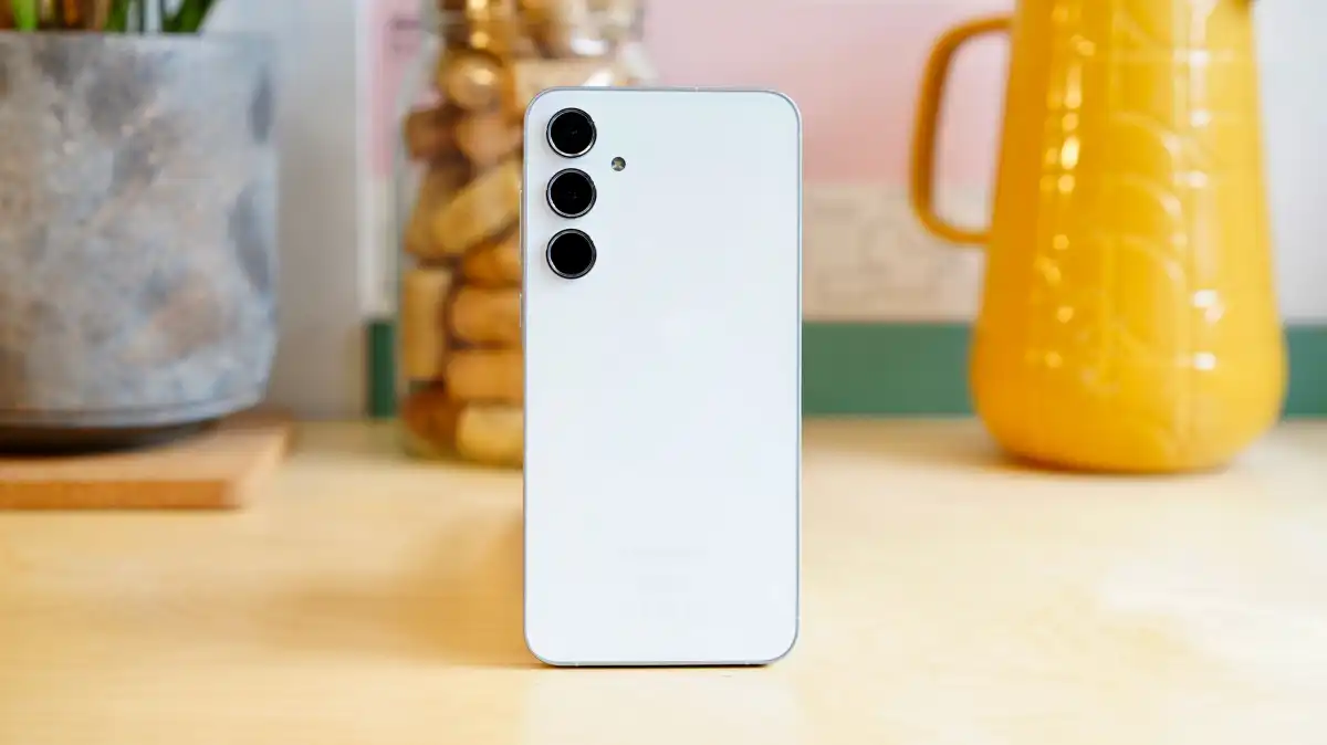 289271Что лучше Samsung Galaxy A36 5G или Galaxy S24 FE?