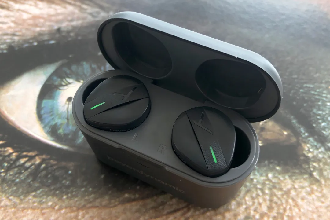 Обзор и рейтинг лучших альтернатив AirPods в 2025 году фото